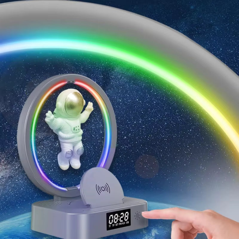 🚀 Parlante Astronauta 5 en 1 con Luz RGB, Reloj y Cargador Inalámbrico ✨